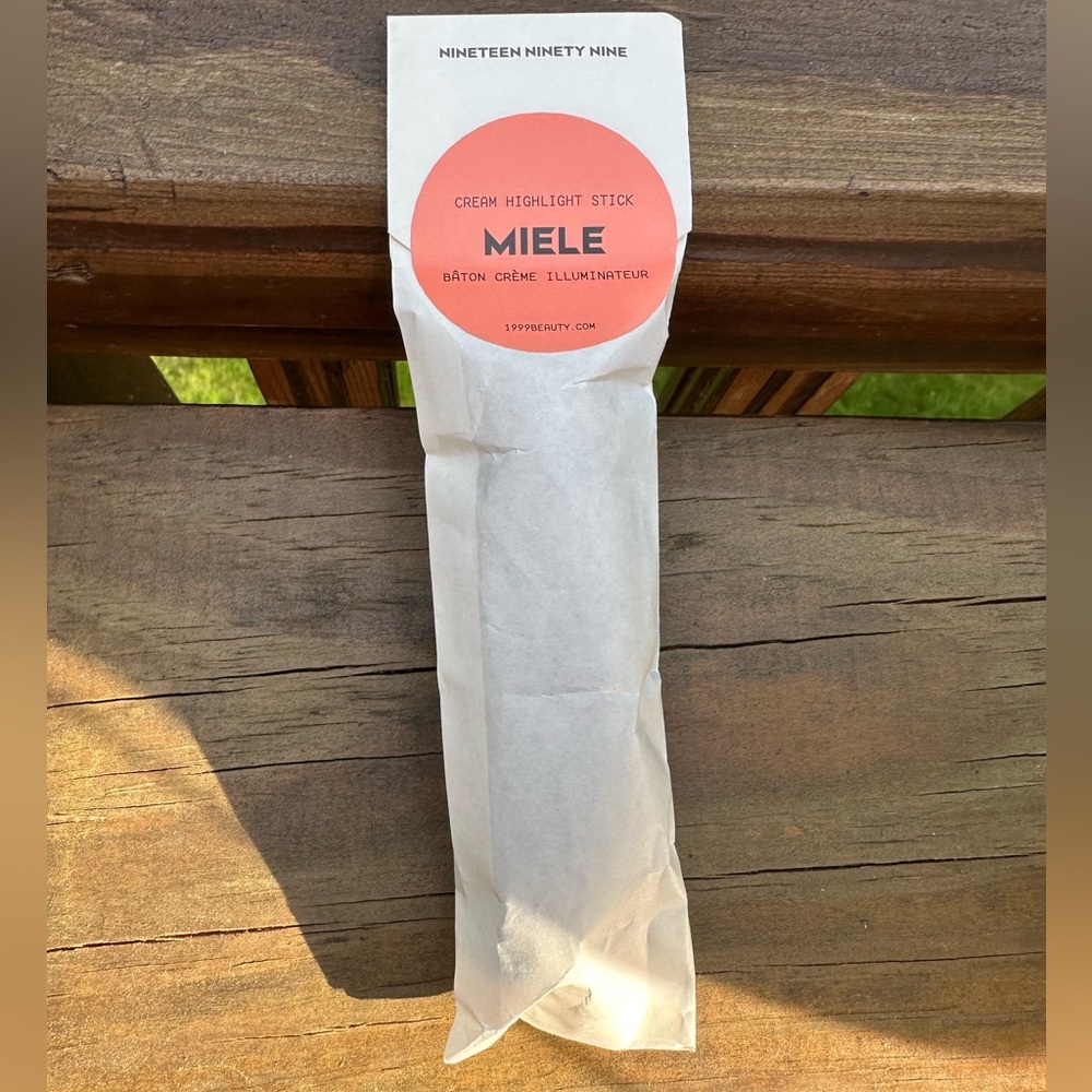 19/99 Cream Highlight Stick MIELE